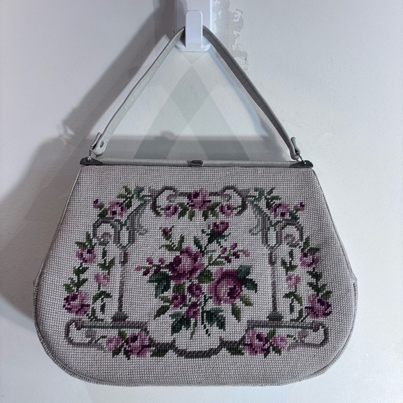 Vintage Floral Needlepoint Crossstitch Structured Handbag Coin Purse Closure - Picture 3 of 14